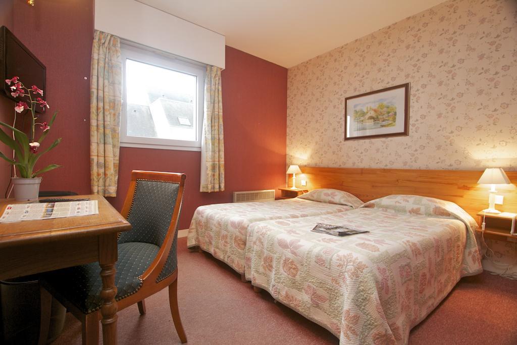 Hotel Sully Nogent-le-Rotrou Oda fotoğraf
