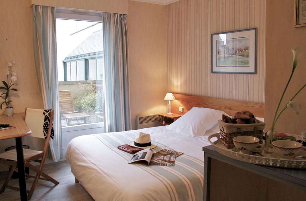 Hotel Sully Nogent-le-Rotrou Oda fotoğraf