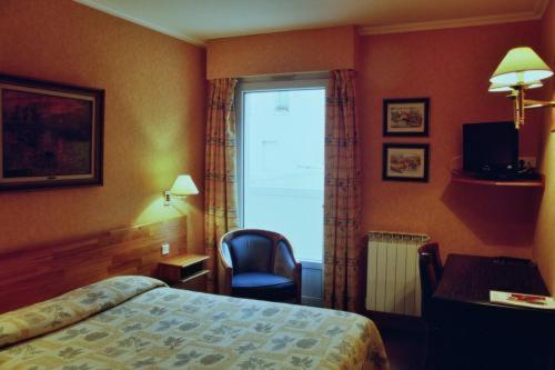 Hotel Sully Nogent-le-Rotrou Oda fotoğraf