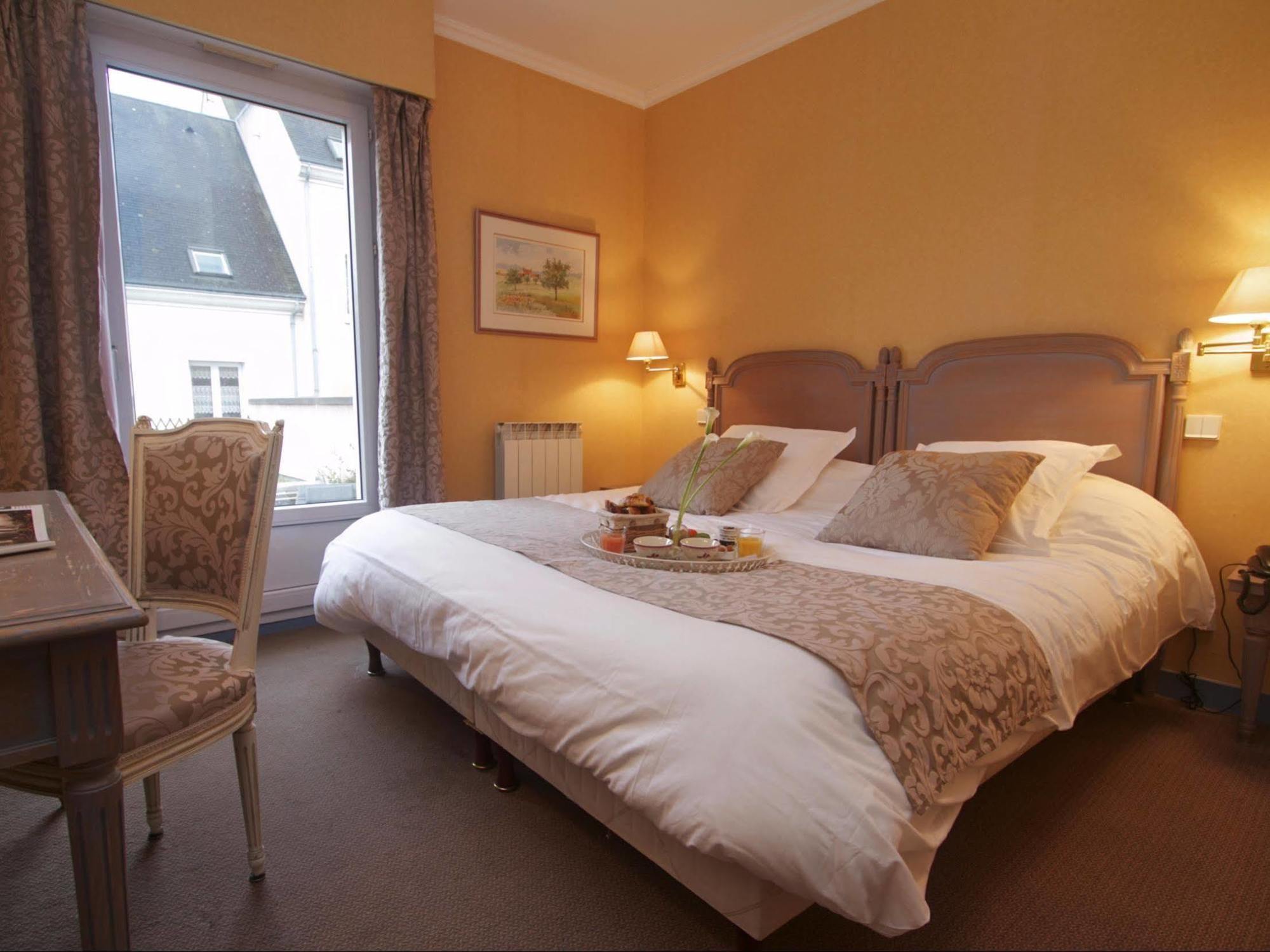 Hotel Sully Nogent-le-Rotrou Dış mekan fotoğraf